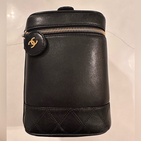 AUTH Black Chanel Leather Vanity Bag - Picture 4 of 9